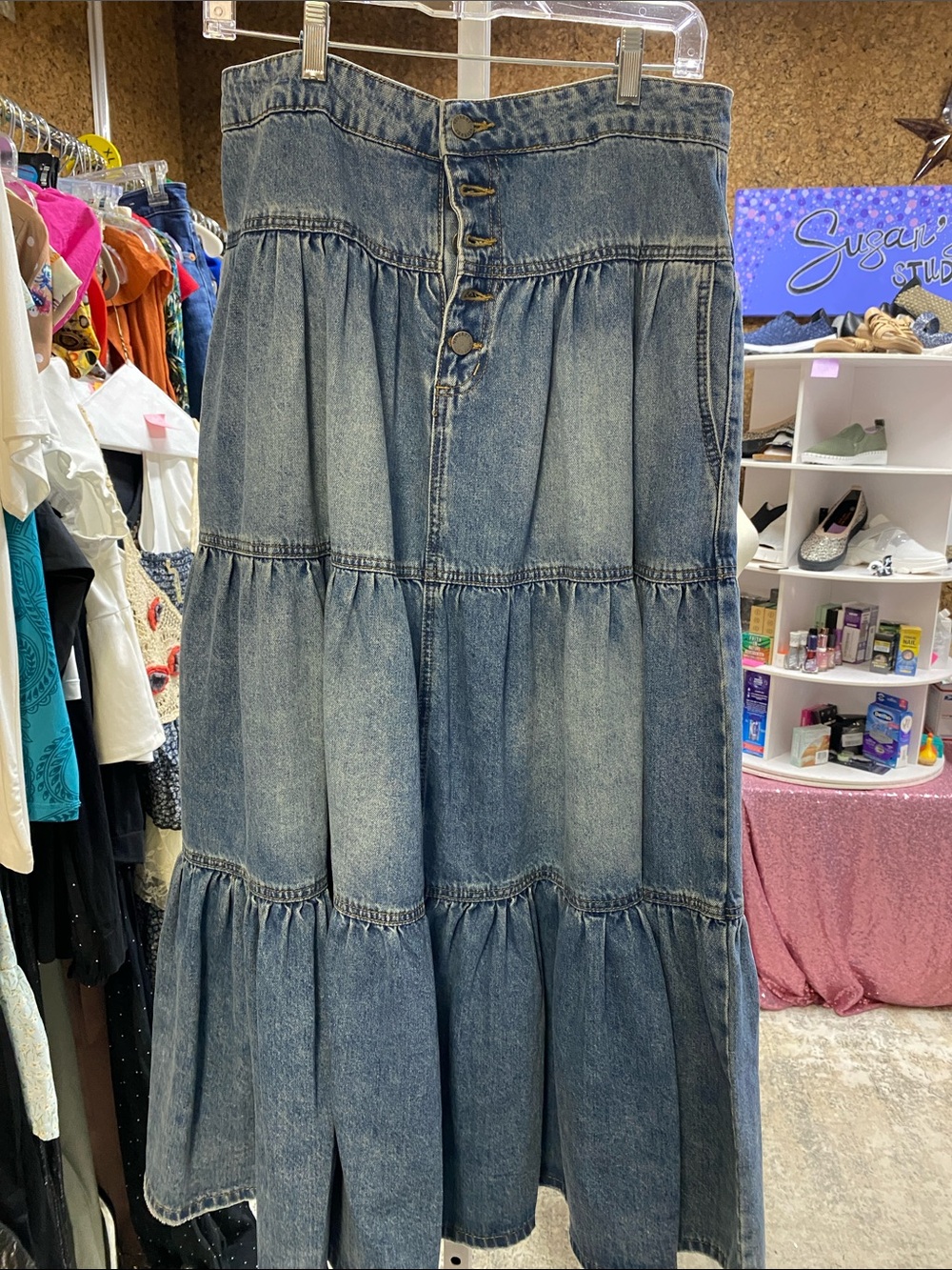 Veveret Tiered Button-Front Denim Maxi Skirt, NWOT, size L